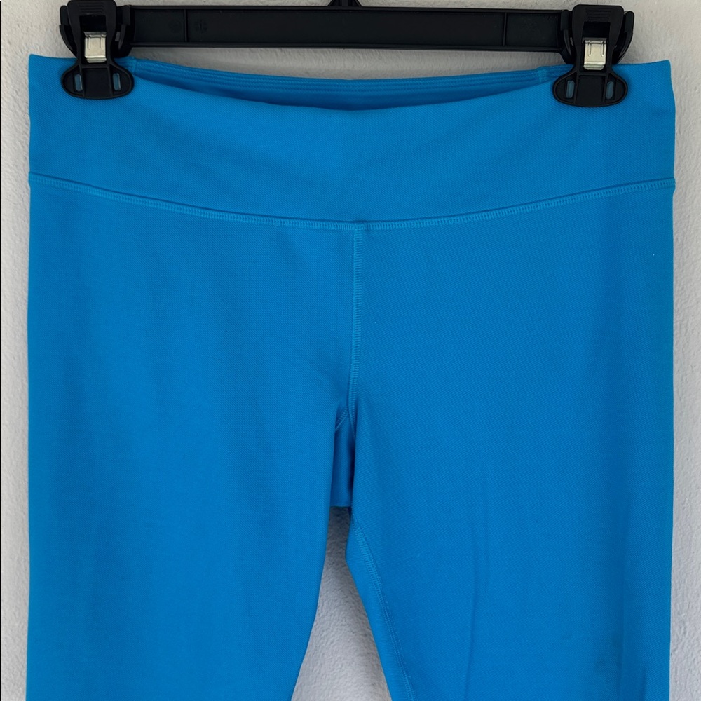 Under Armour all season gear electric blue fitted low rise capri leggings medium - Picture 3 of 9